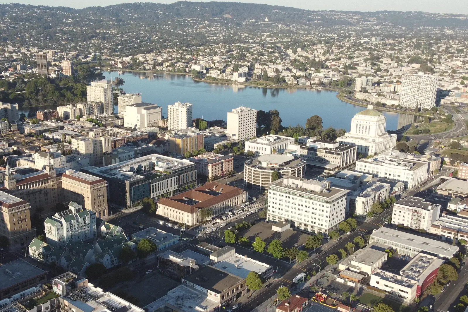 Aerial photo of Lake Merritt and downtown Oakland